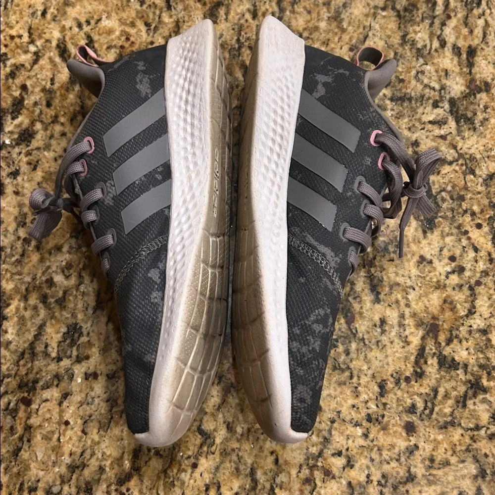 Adidas Art H02772, gray camo, athletic shoe, size 10, EUC | offer in description
